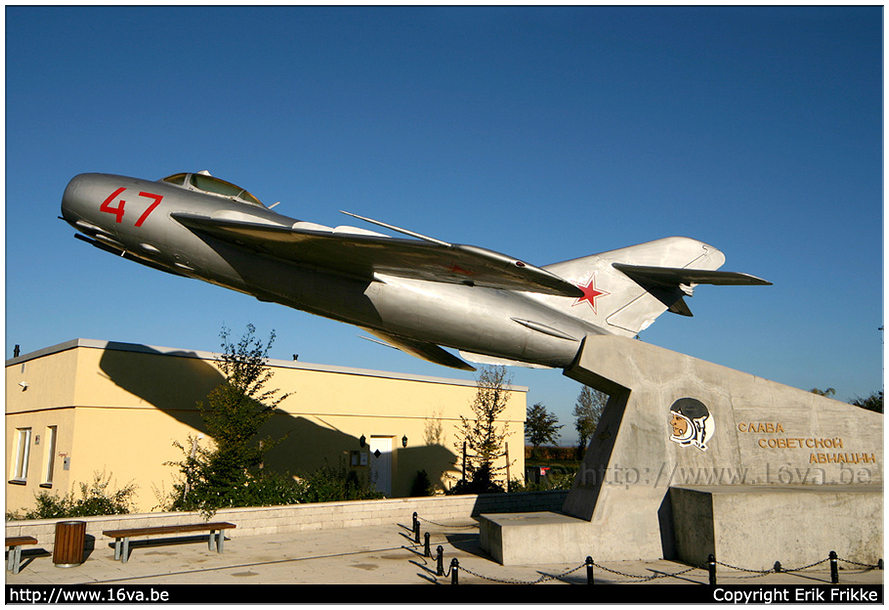 .MiG-17F '47'