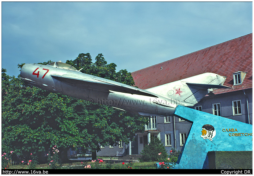.MiG-17F