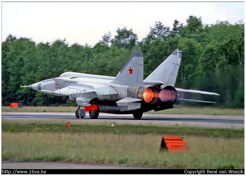 .MiG-25RBT '53'