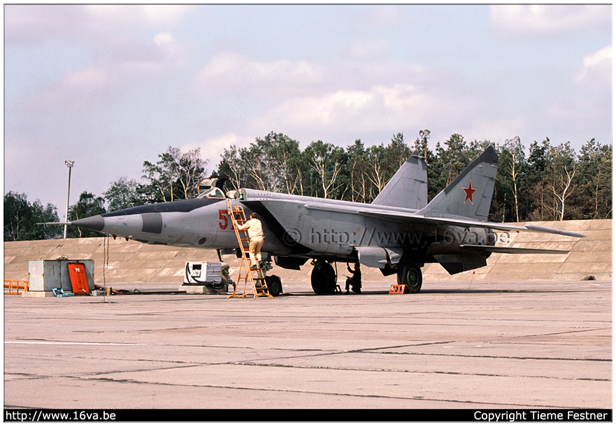 .MiG-25RBT '57'