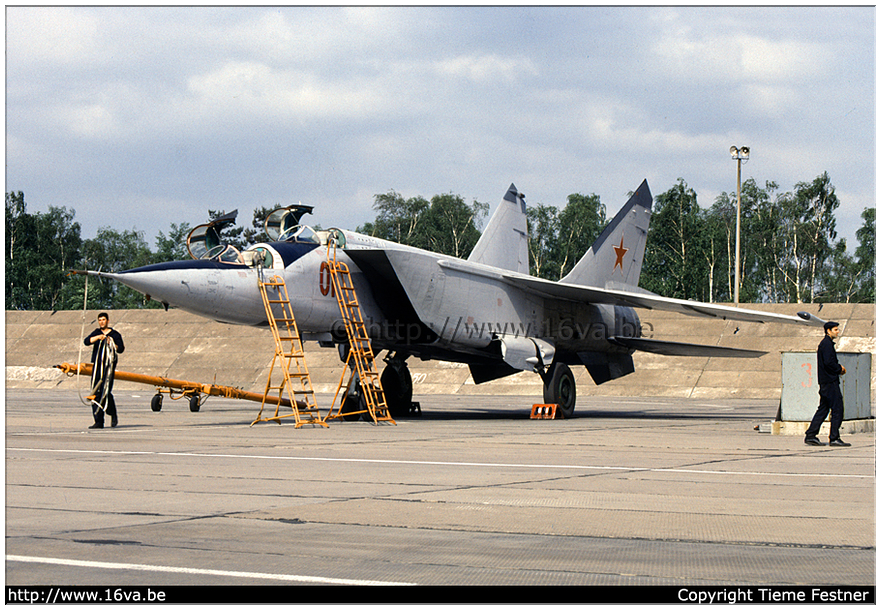 .MiG-25RU '01'