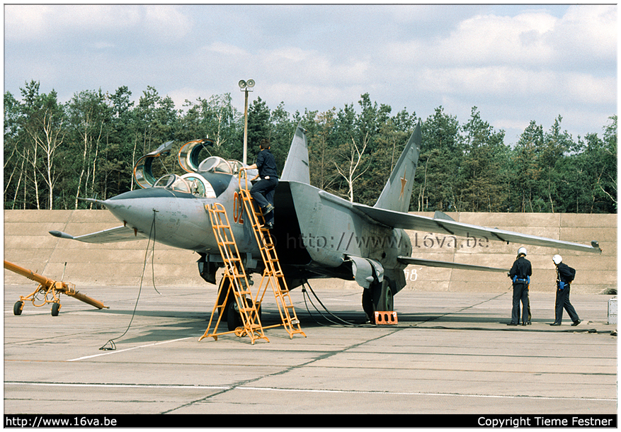 .MiG-25RU '02'