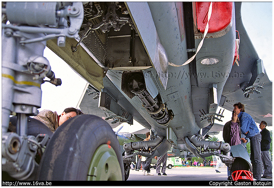 .MiG-27D belly