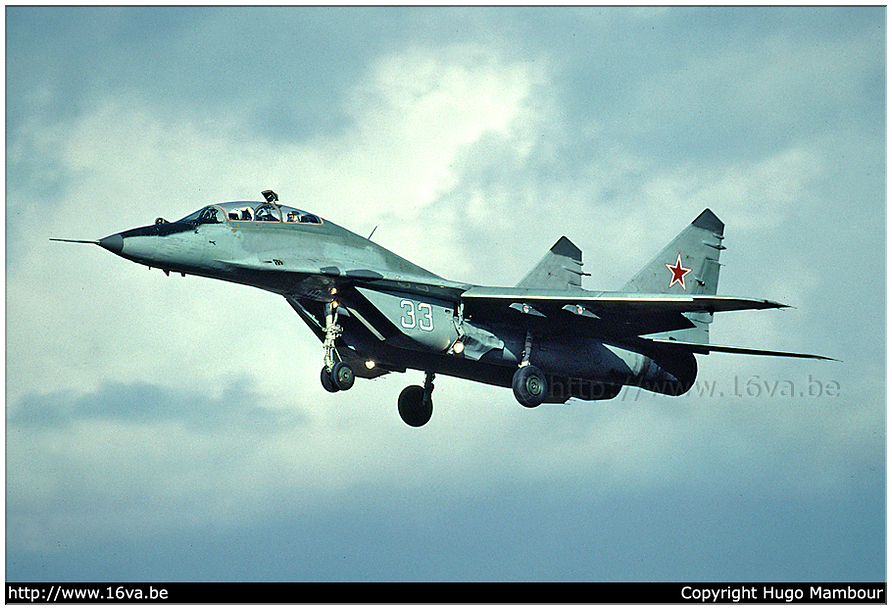 .MiG-29UB '33'