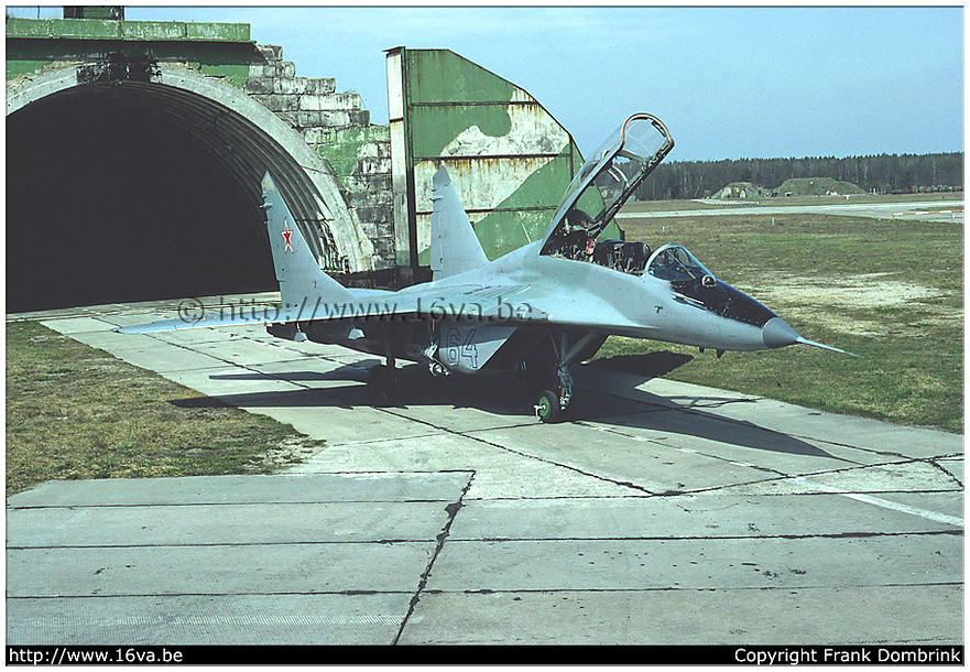 .MiG-29UB  '64'