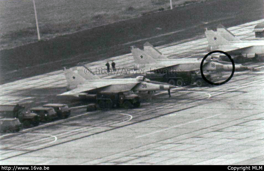 MiG-25R