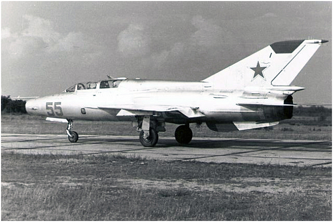 MiG-21UM