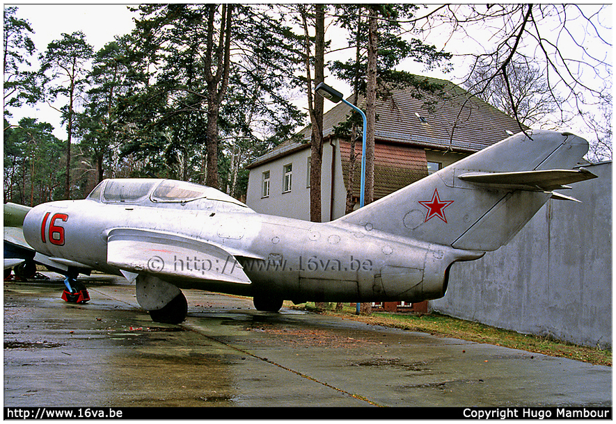.MiG-15UTI