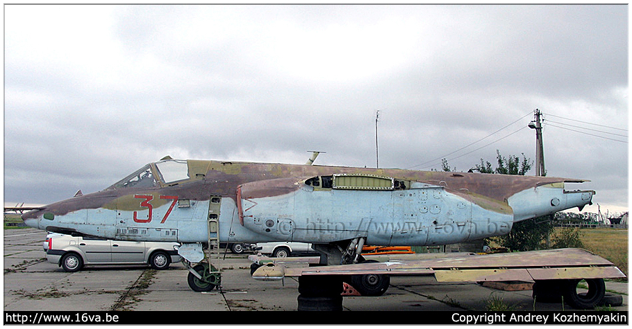.Su-25 '37'