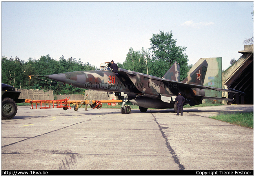 .MiG-25RBF '38'