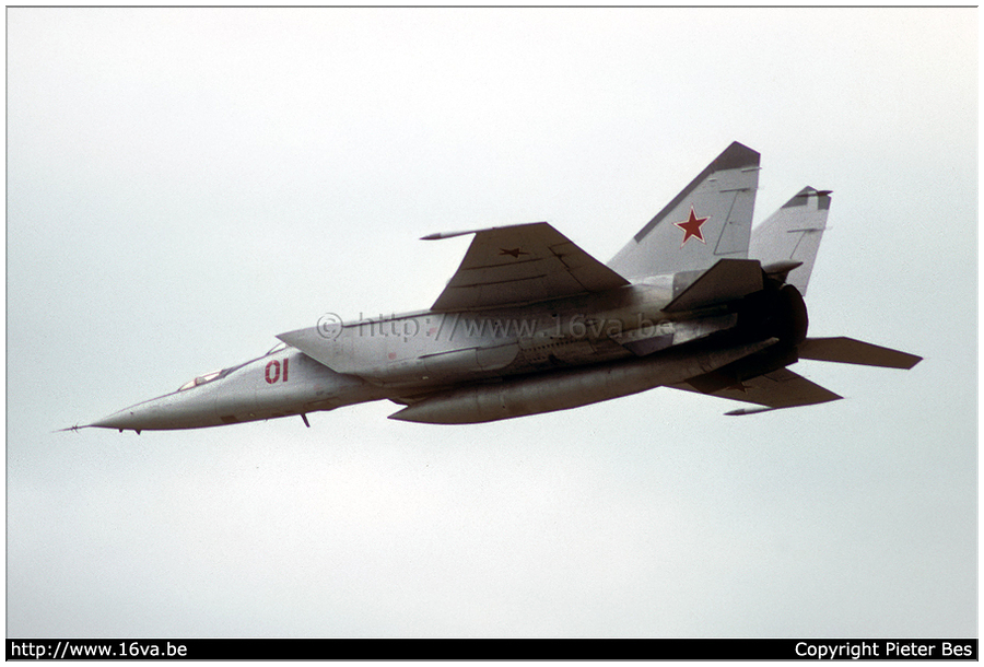 .MiG-25RU '01'