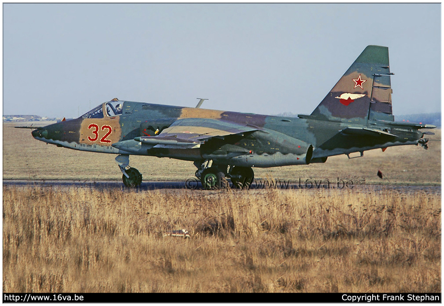 .Su-25 '32'